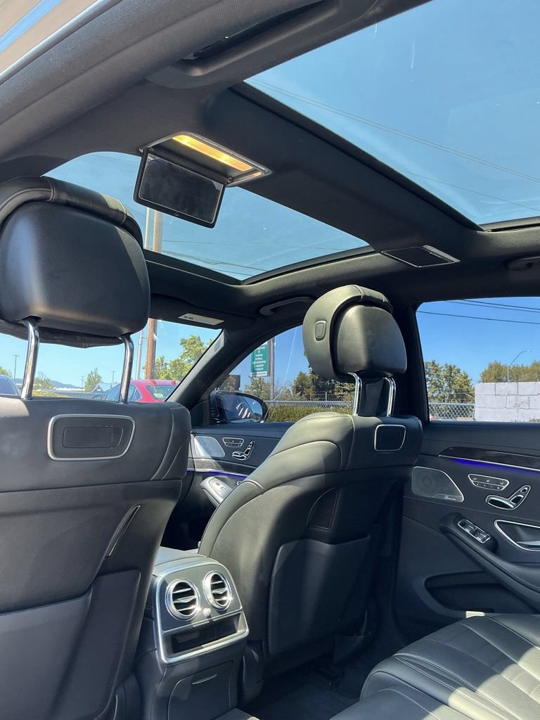 Used 2019 Mercedes-Benz S 560 Sedan image 19