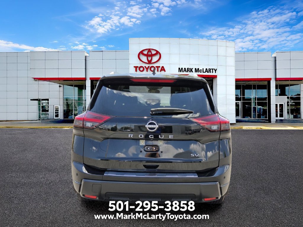 Used 2024 Nissan Rogue SV w/ SV Premium Package FWD image 4