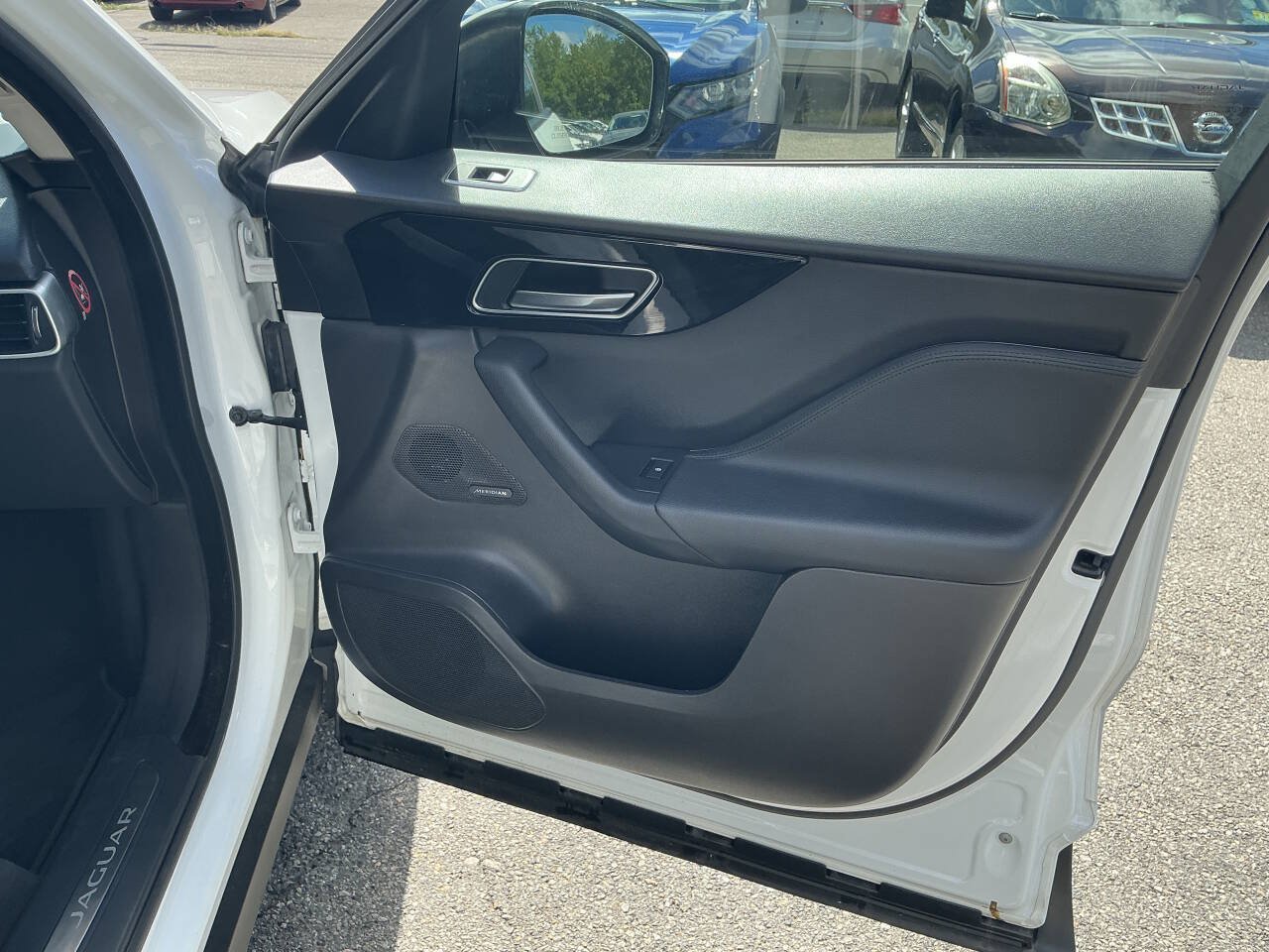 Used 2018 Jaguar F-PACE Premium AWD/4WD image 36
