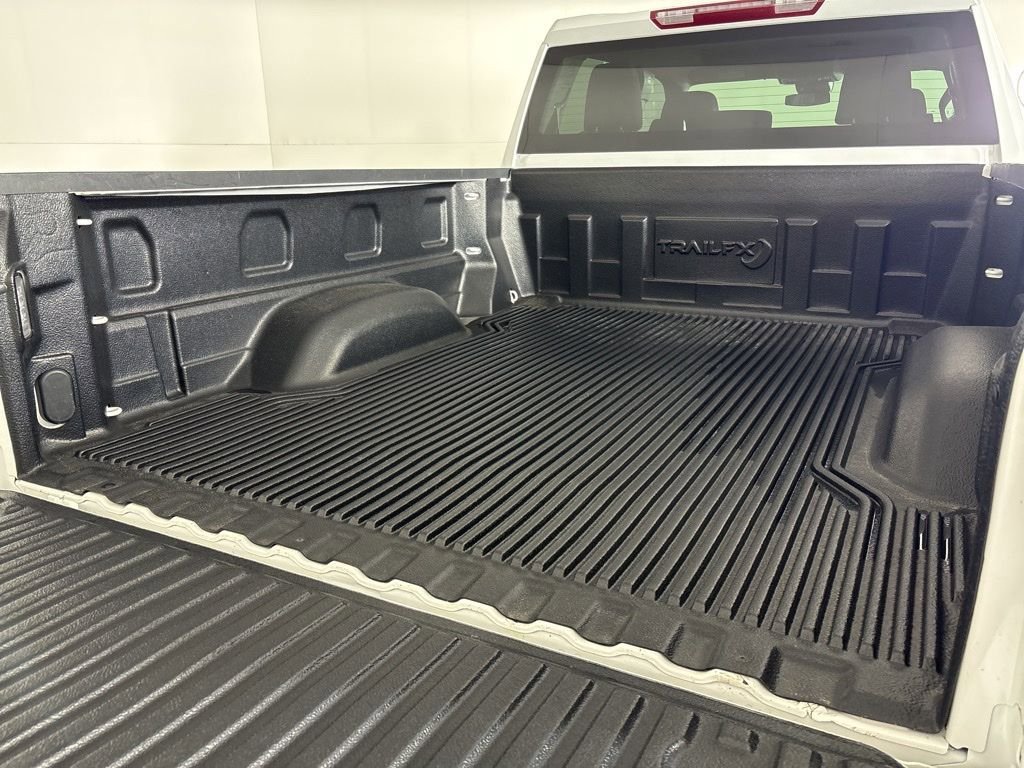 Used 2025 Chevrolet Silverado 2500 LT w/ Convenience Package AWD/4WD image 12