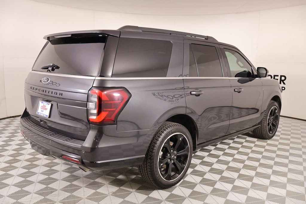 Used 2022 Ford Expedition Limited image 22