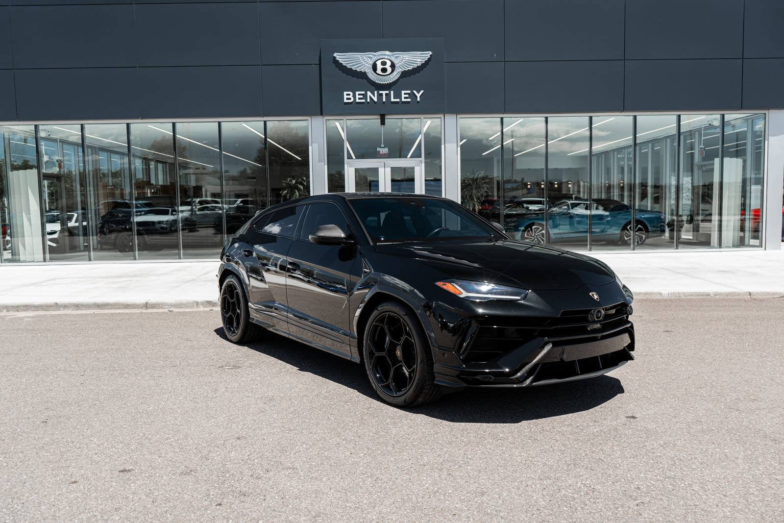 Used 2023 Lamborghini Urus Performante AWD/4WD image 18