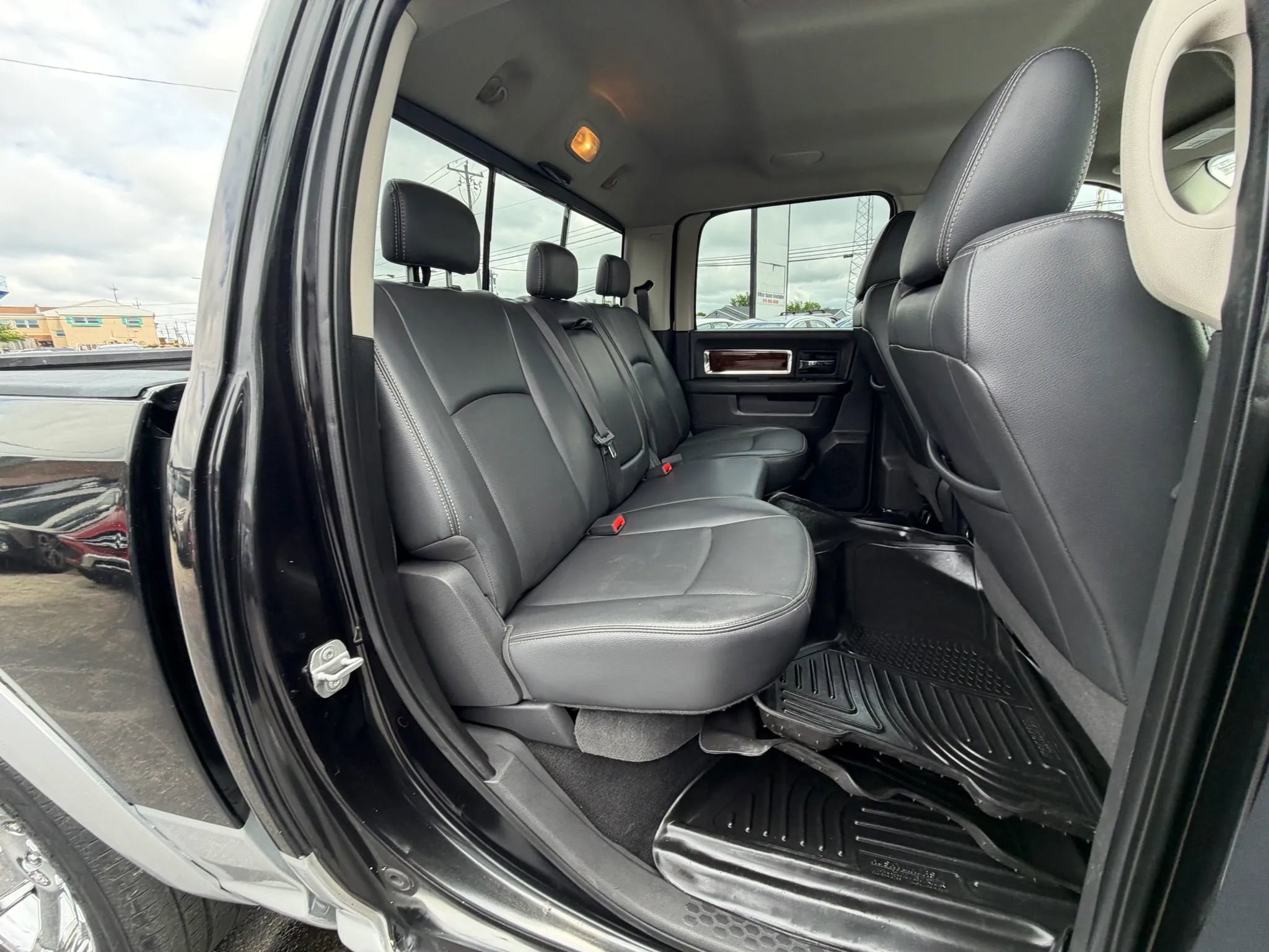 Used 2009 Dodge Ram 1500 Truck Laramie AWD/4WD image 13