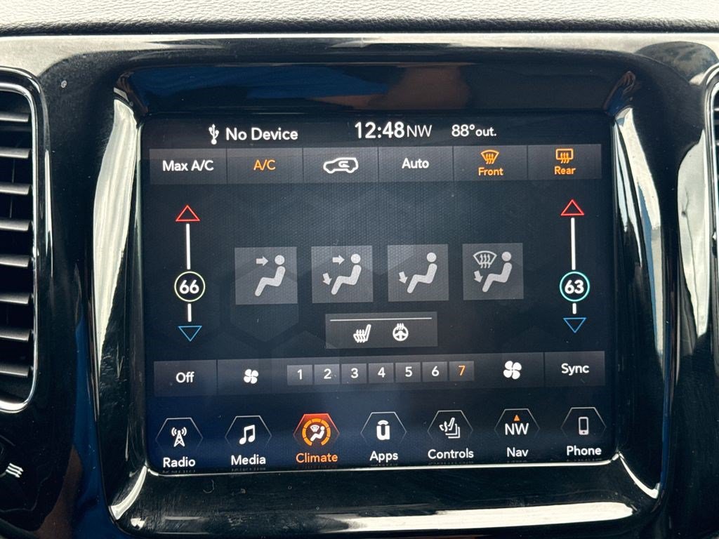 Used 2017 Jeep Compass Limited AWD/4WD image 30
