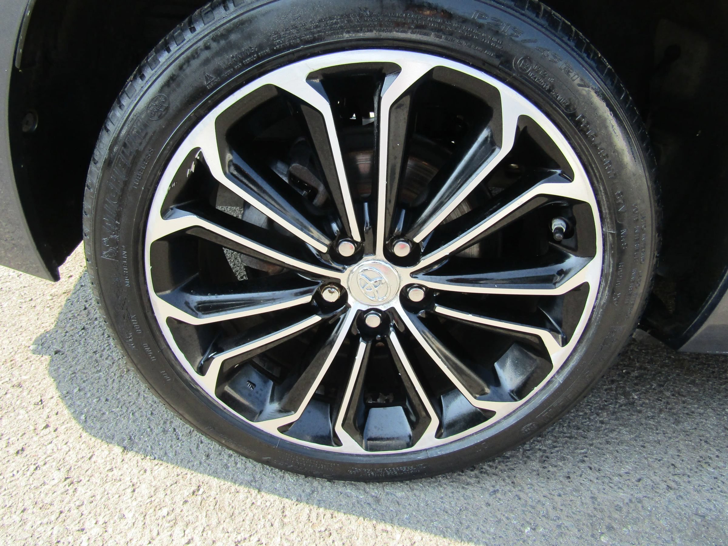 Used 2015 Toyota Corolla S FWD image 29
