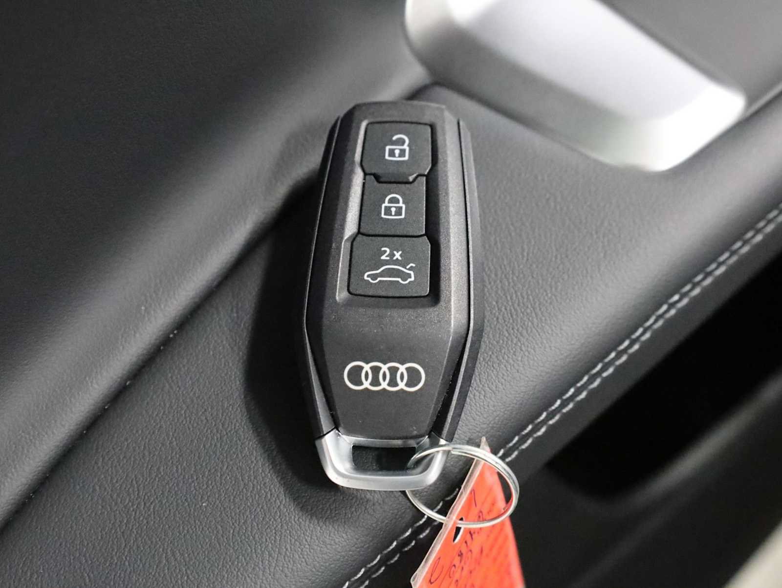 Certified 2025 Audi Q5 Premium AWD/4WD image 40