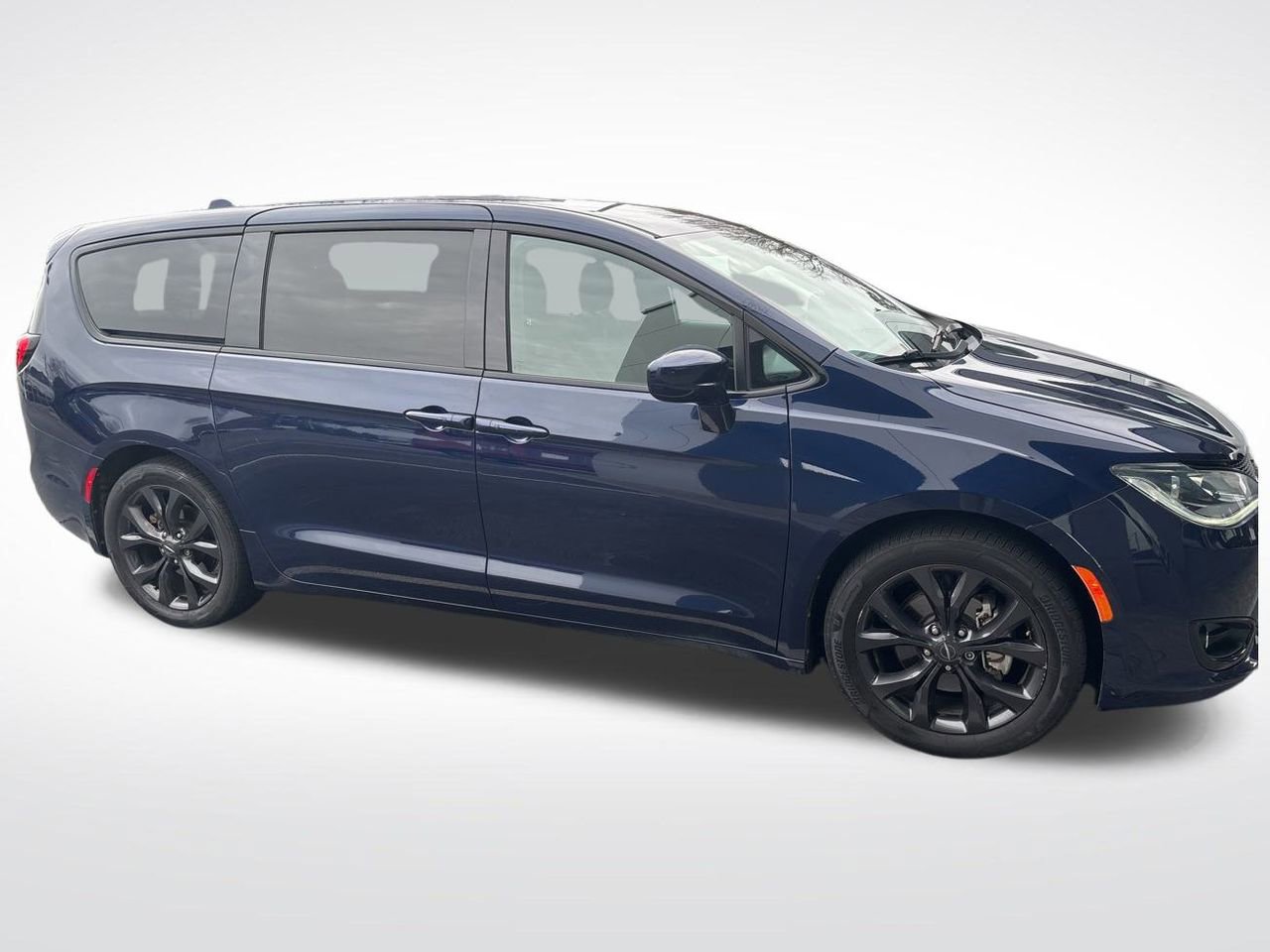 Used 2019 Chrysler Pacifica Touring Plus w/ S Appearance Package image 5