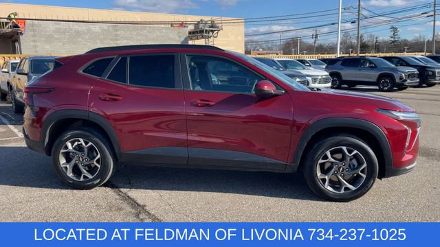 Used 2024 Chevrolet Trax LT w/ Driver Confidence Package image 9