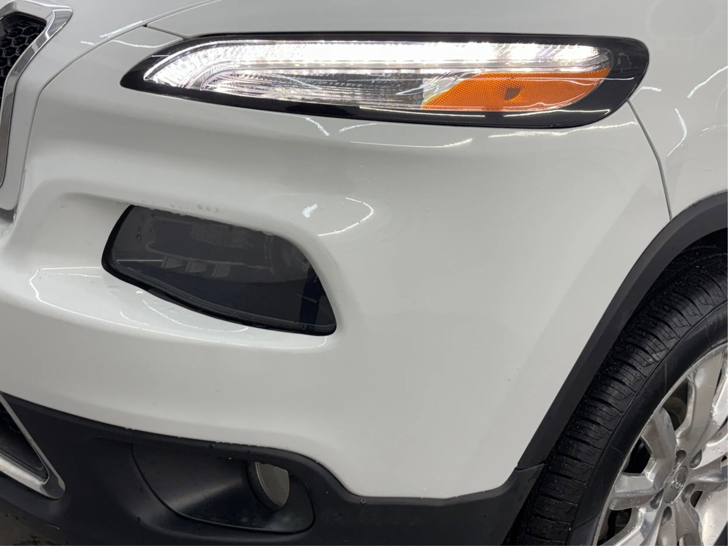 Used 2017 Jeep Cherokee Limited image 33