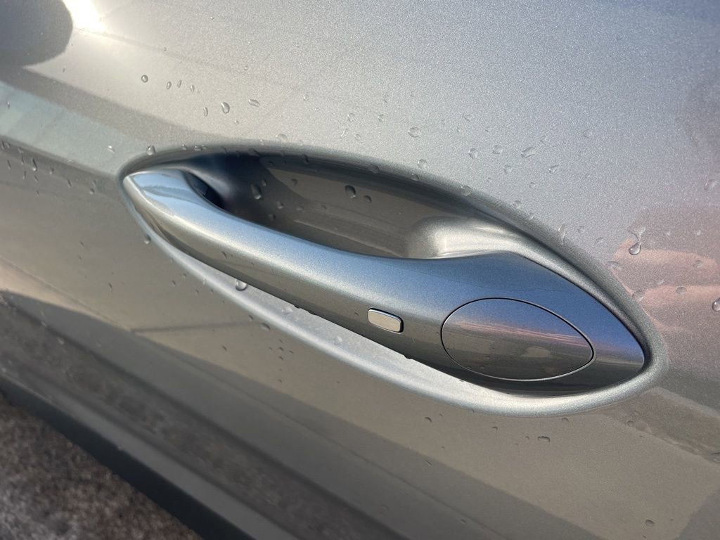 Used 2024 Chevrolet Trax RS w/ Sunroof Package image 18