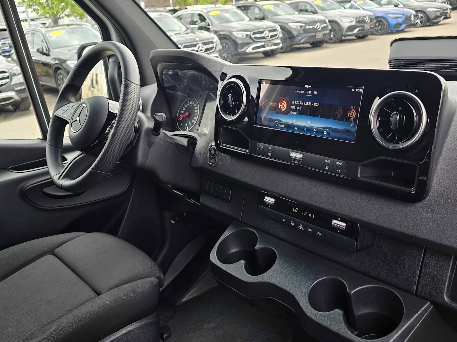 Used 2025 Mercedes-Benz Sprinter 2500 image 10