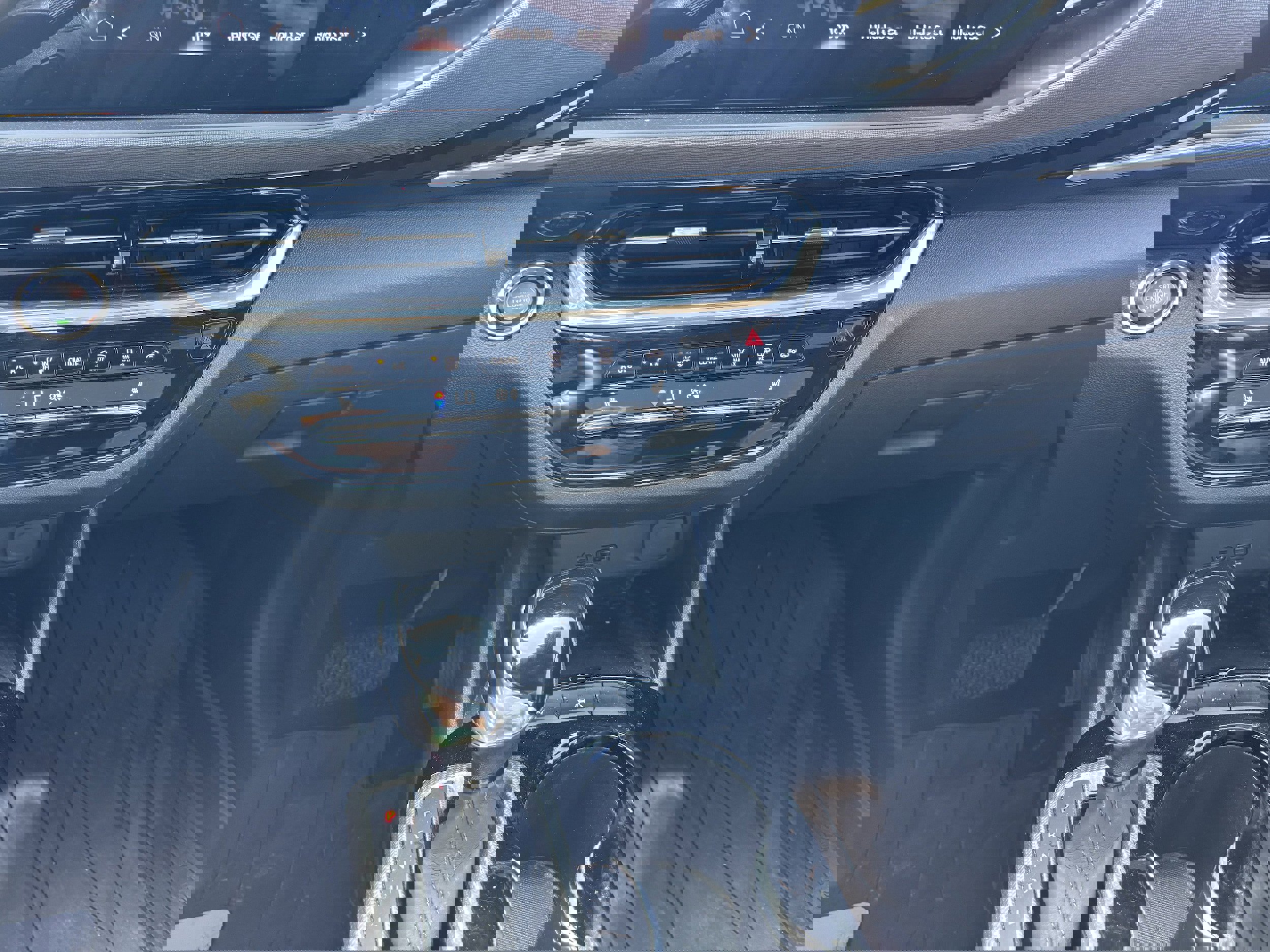 Used 2024 Buick Envista Avenir image 12