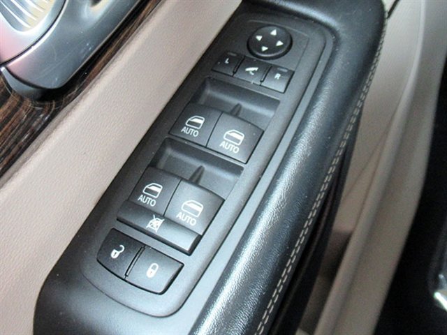 Used 2022 Chrysler Pacifica Limited image 33