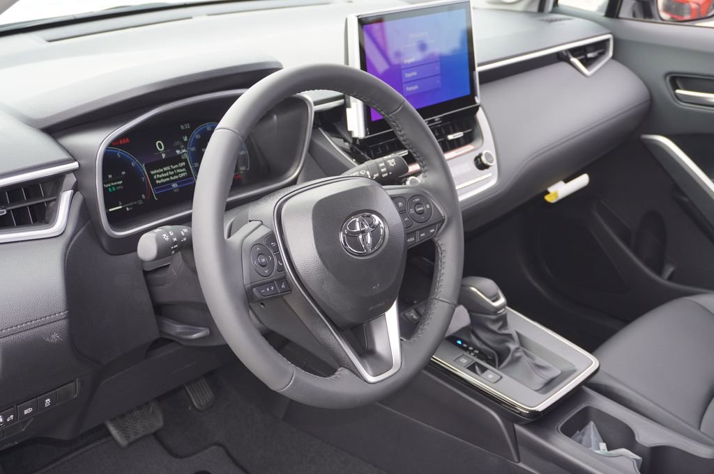 Used 2026 Toyota Corolla Cross XLE image 11