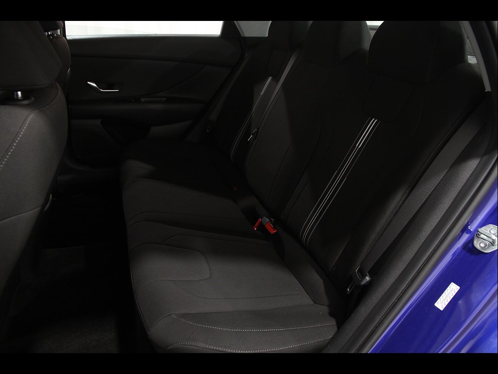 Certified 2023 Hyundai Elantra SEL w/ Convenience Package FWD image 18