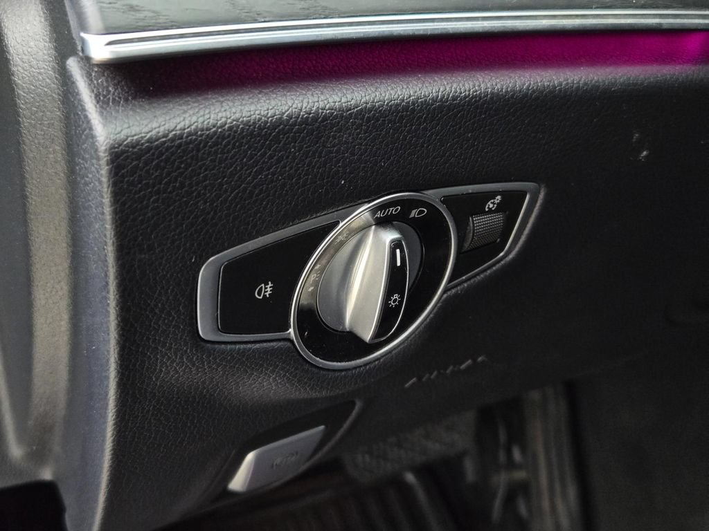 Used 2017 Mercedes-Benz E 300 image 18
