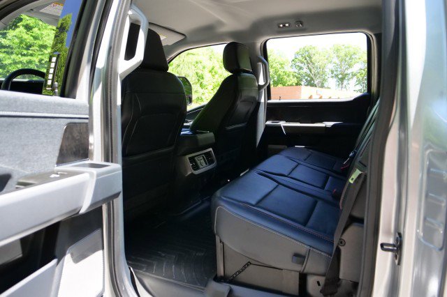 Used 2024 Ford F250 Lariat w/ Sport Appearance Package AWD/4WD image 31