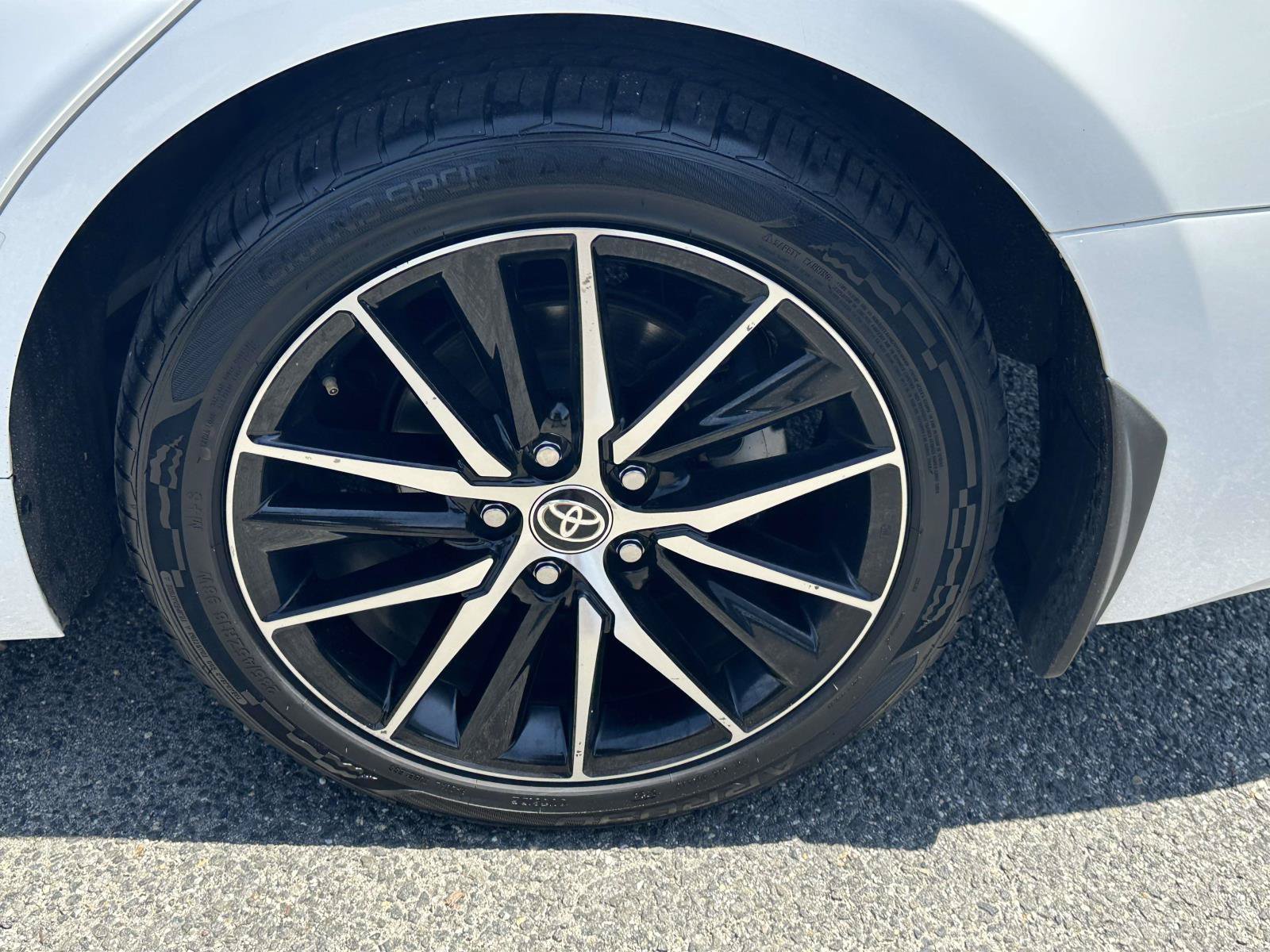 Used 2024 Toyota Camry SE w/ Cold Weather Package FWD image 37