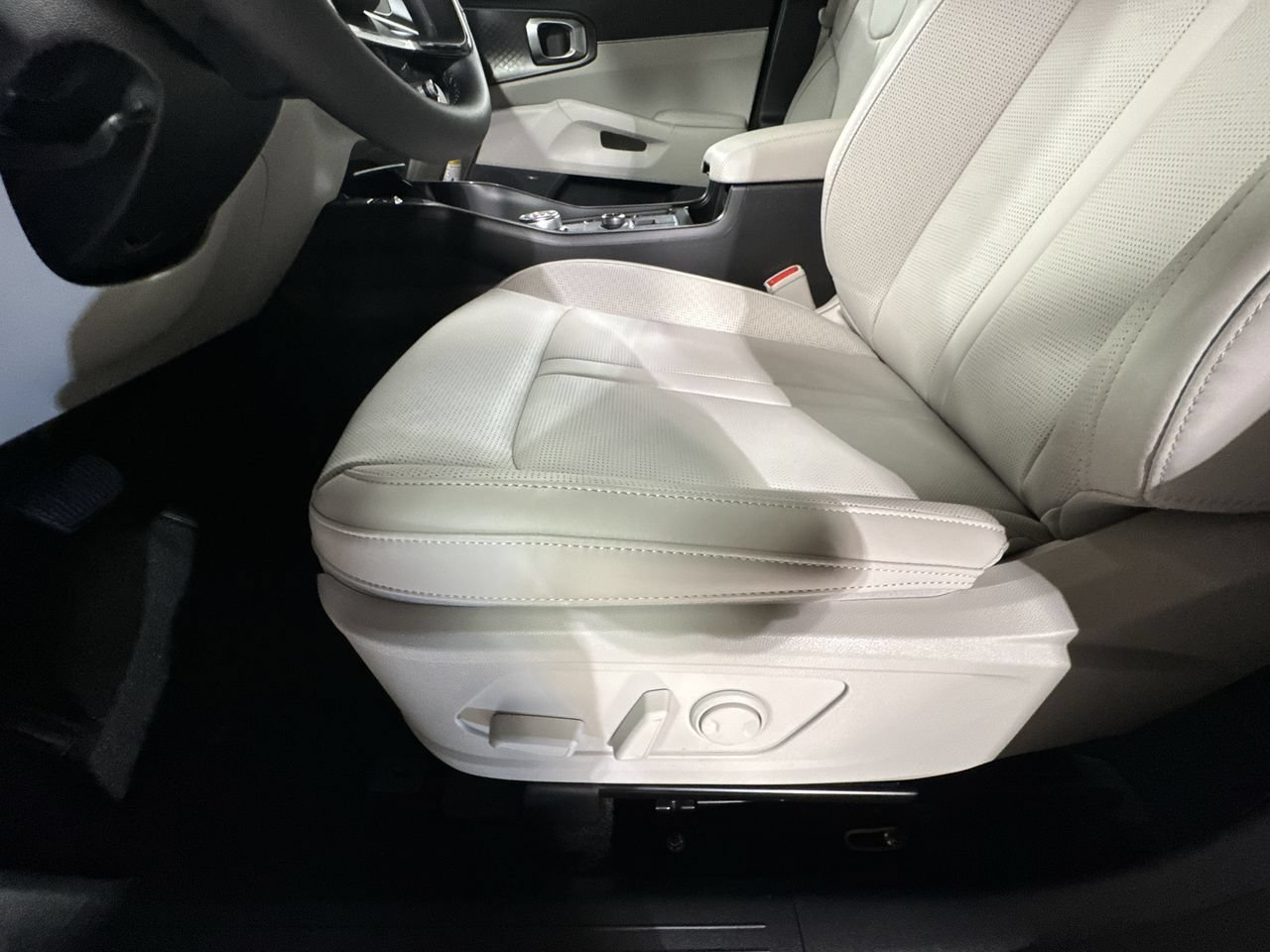 New 2026 Kia Sorento EX w/ EX Premium Package AWD/4WD image 17
