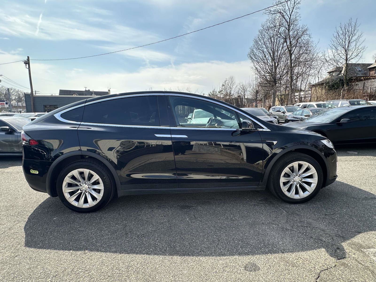 Used 2020 Tesla Model X Long Range AWD/4WD image 2