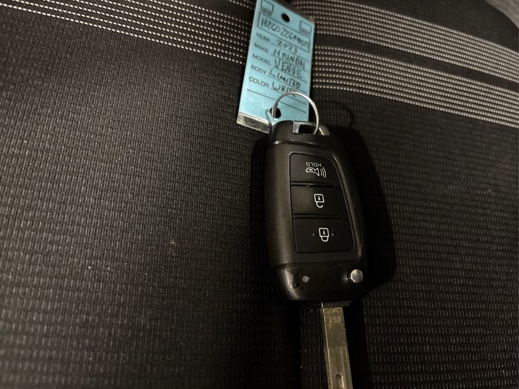 Used 2023 Hyundai Venue SEL w/ Cargo Package image 35