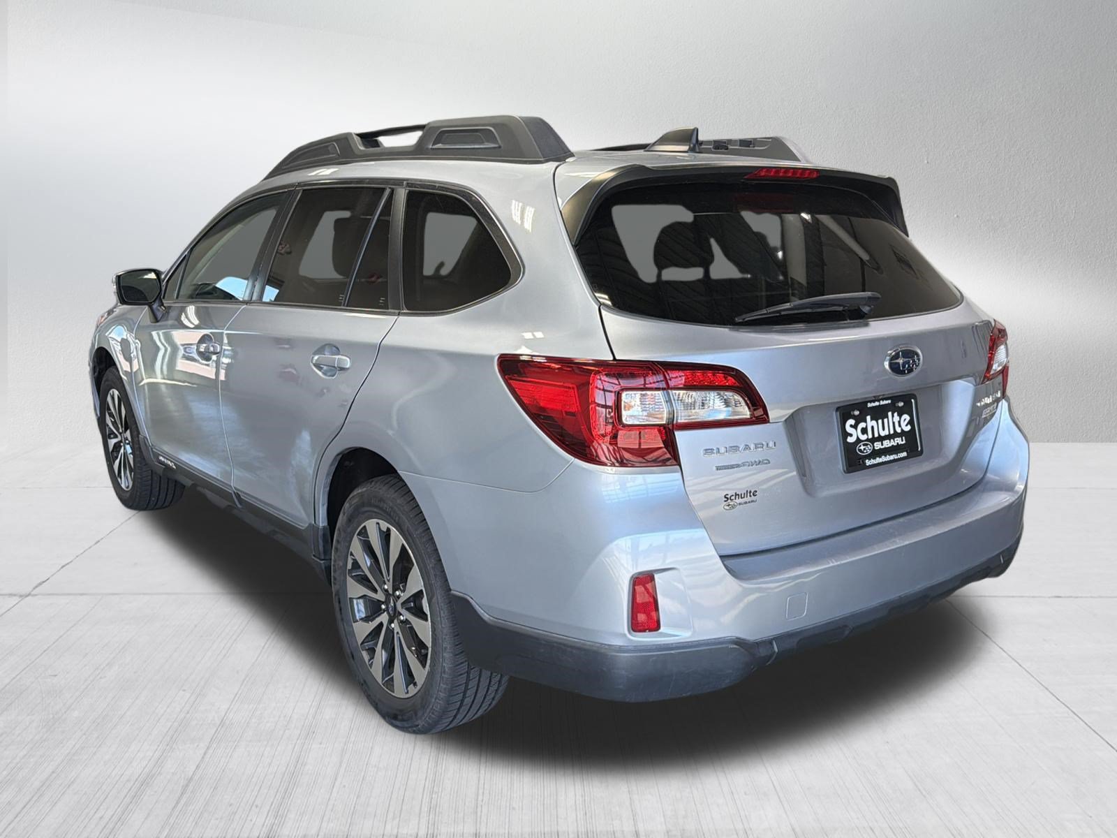 Used 2016 Subaru Outback 2.5i Limited AWD/4WD image 5