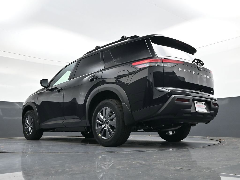 Used 2025 Nissan Pathfinder SV image 31