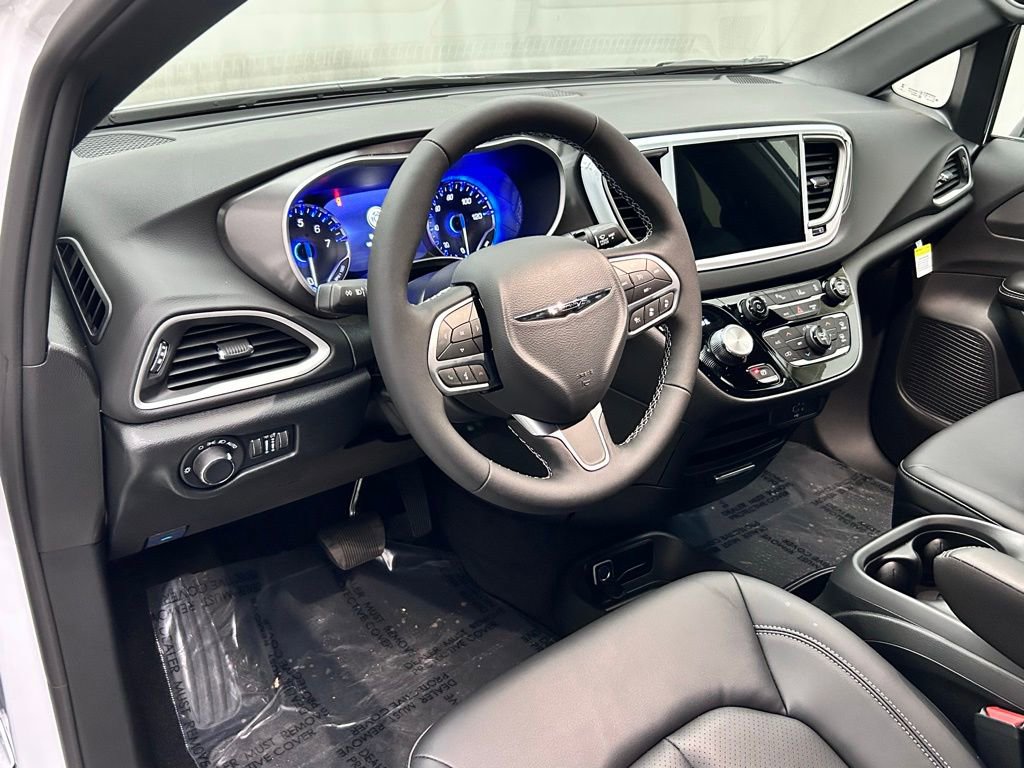 New 2026 Chrysler Voyager LX FWD image 11