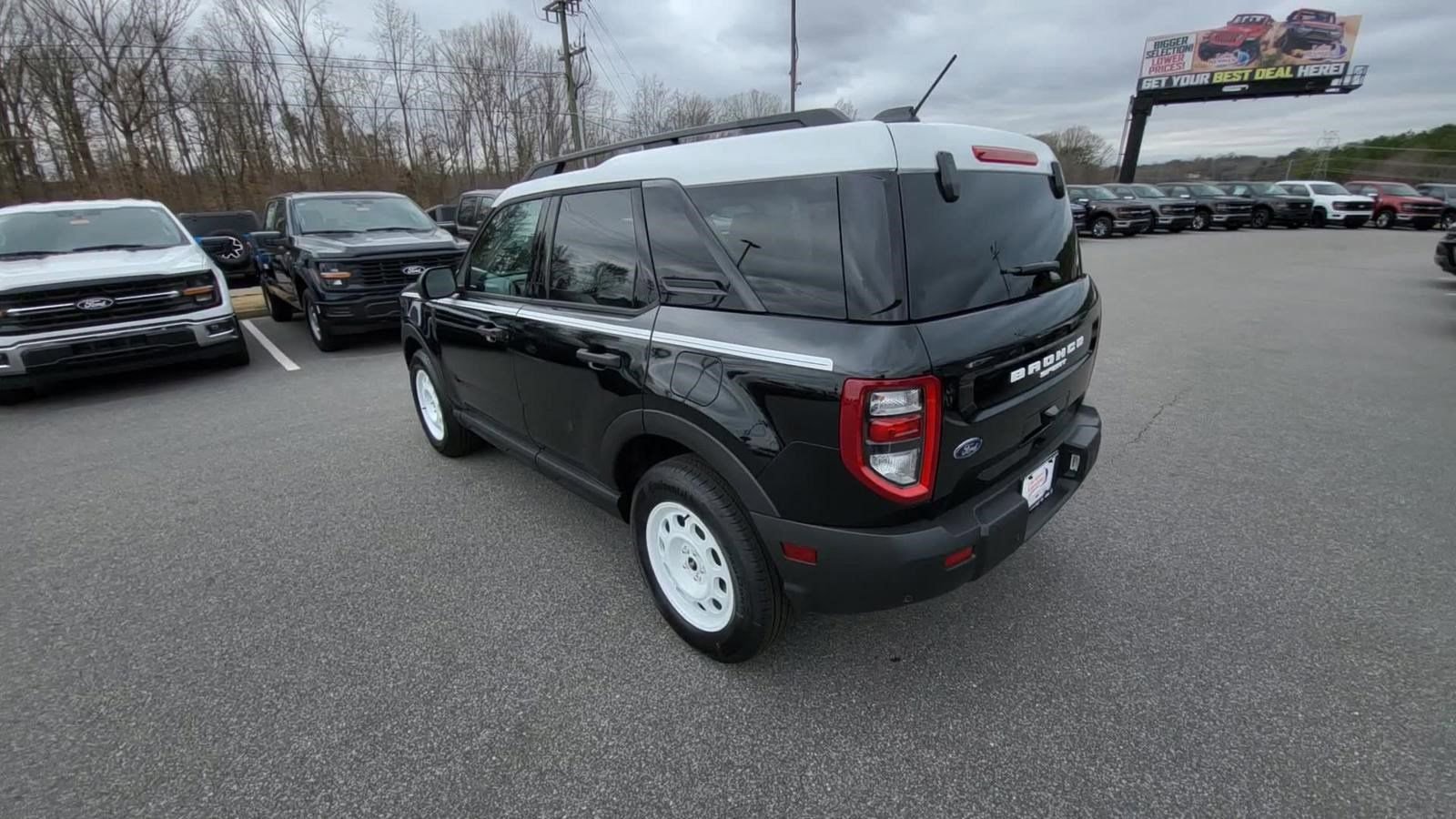 Used 2025 Ford Bronco Sport Heritage w/ Convenience Package image 3