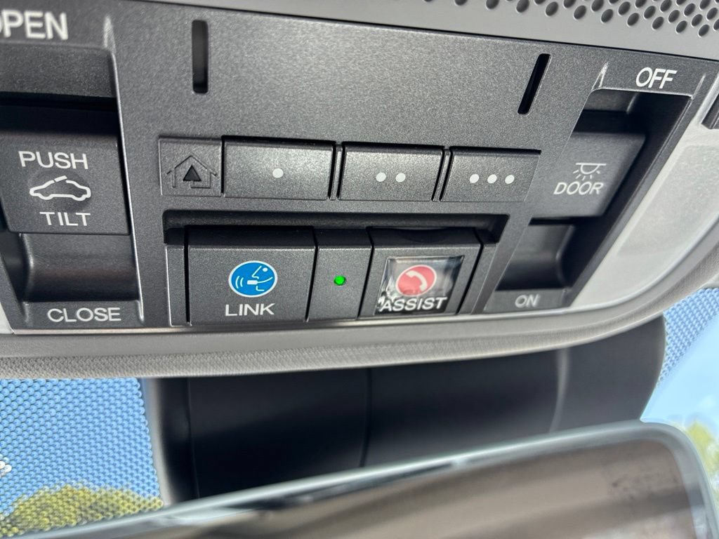 Used 2018 Acura TLX w/ Technology Package FWD image 21