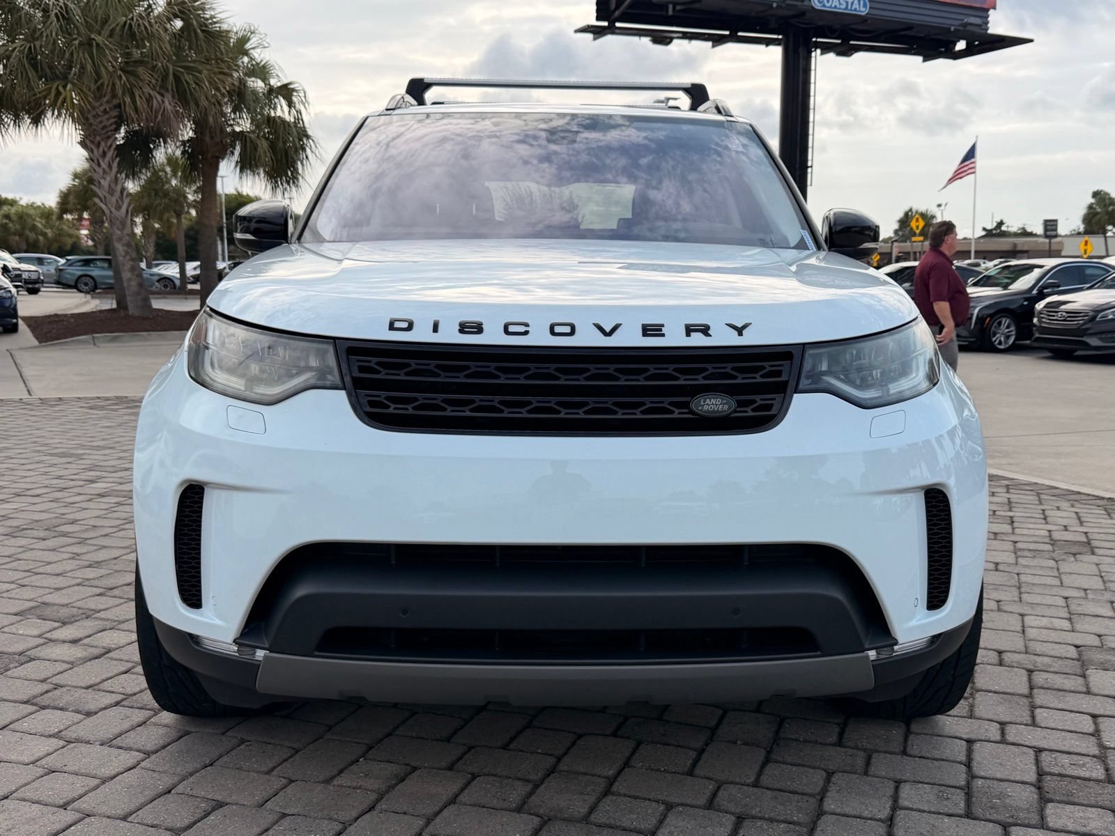Used 2018 Land Rover Discovery HSE AWD/4WD image 6