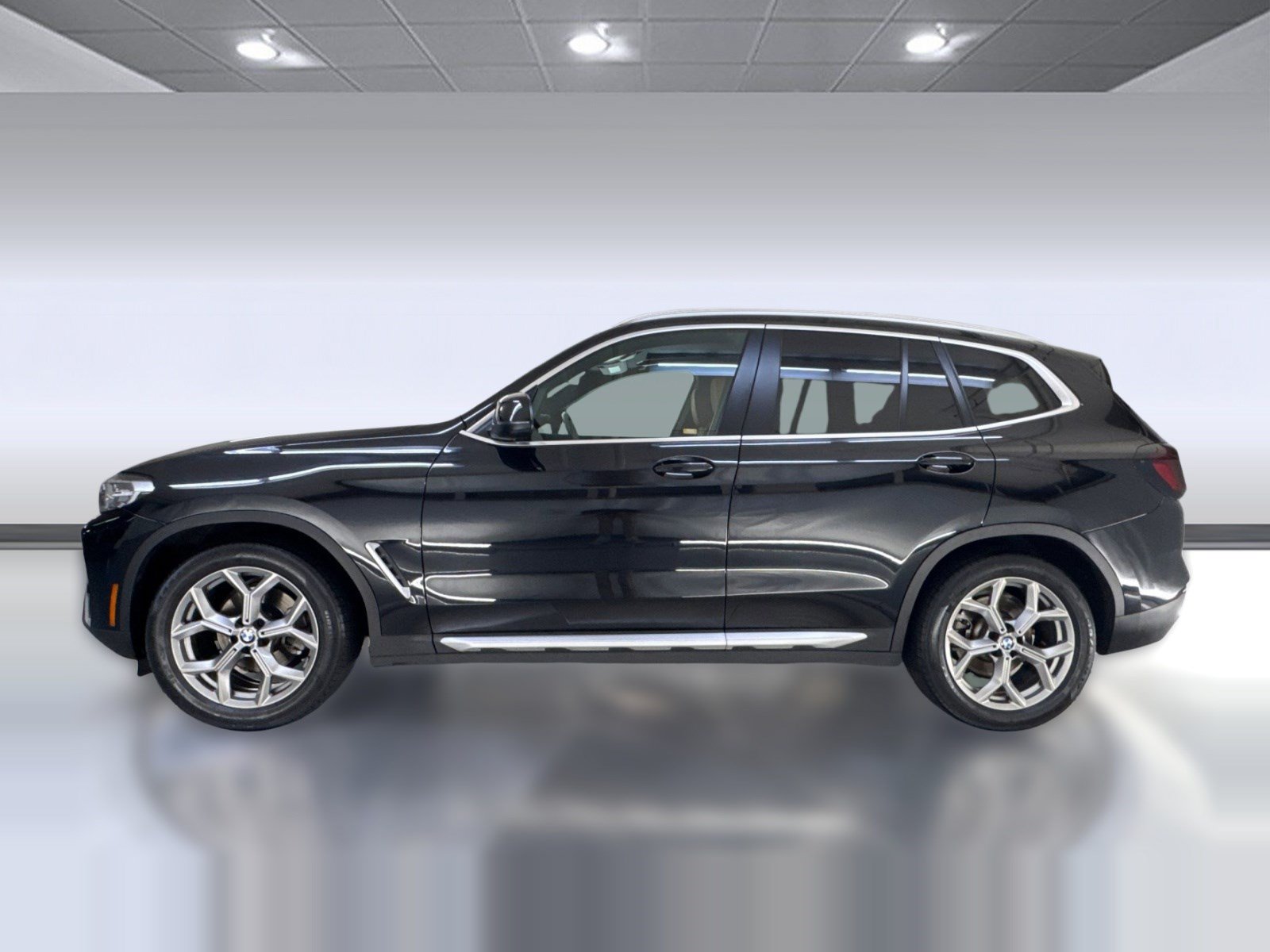 Used 2024 BMW X3 sDrive30i w/ Convenience Package RWD image 2