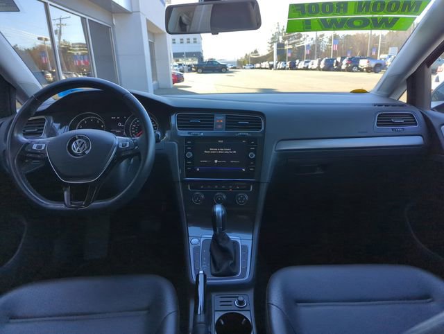 Used 2018 Volkswagen Golf SE image 19