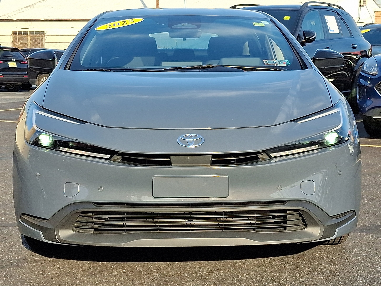 Used 2025 Toyota Prius LE FWD image 8