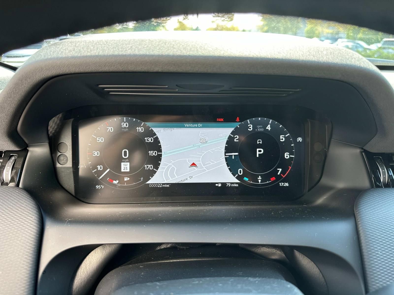 New 2025 Land Rover Discovery Sport Dynamic SE image 13