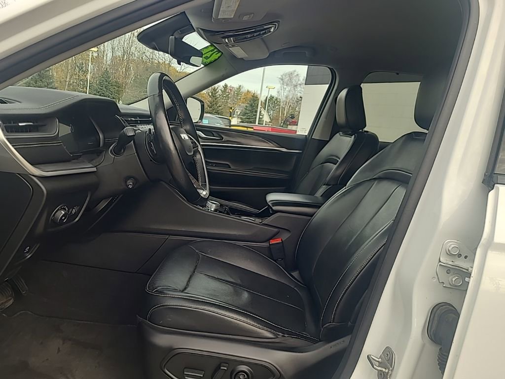 Used 2021 Jeep Grand Cherokee L Limited w/ Luxury Tech Group II image 10