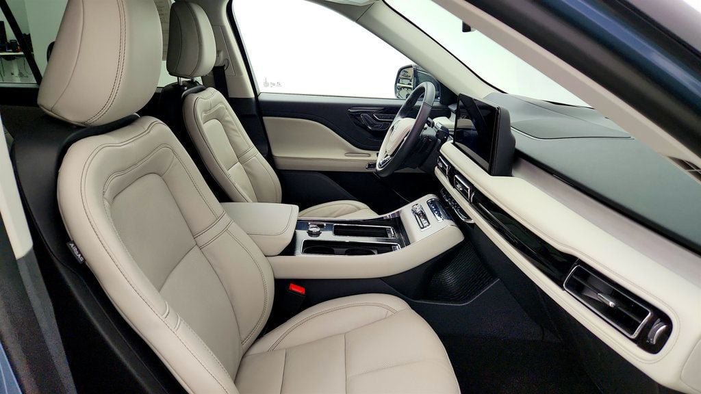 Used 2026 Lincoln Aviator Reserve AWD/4WD image 22