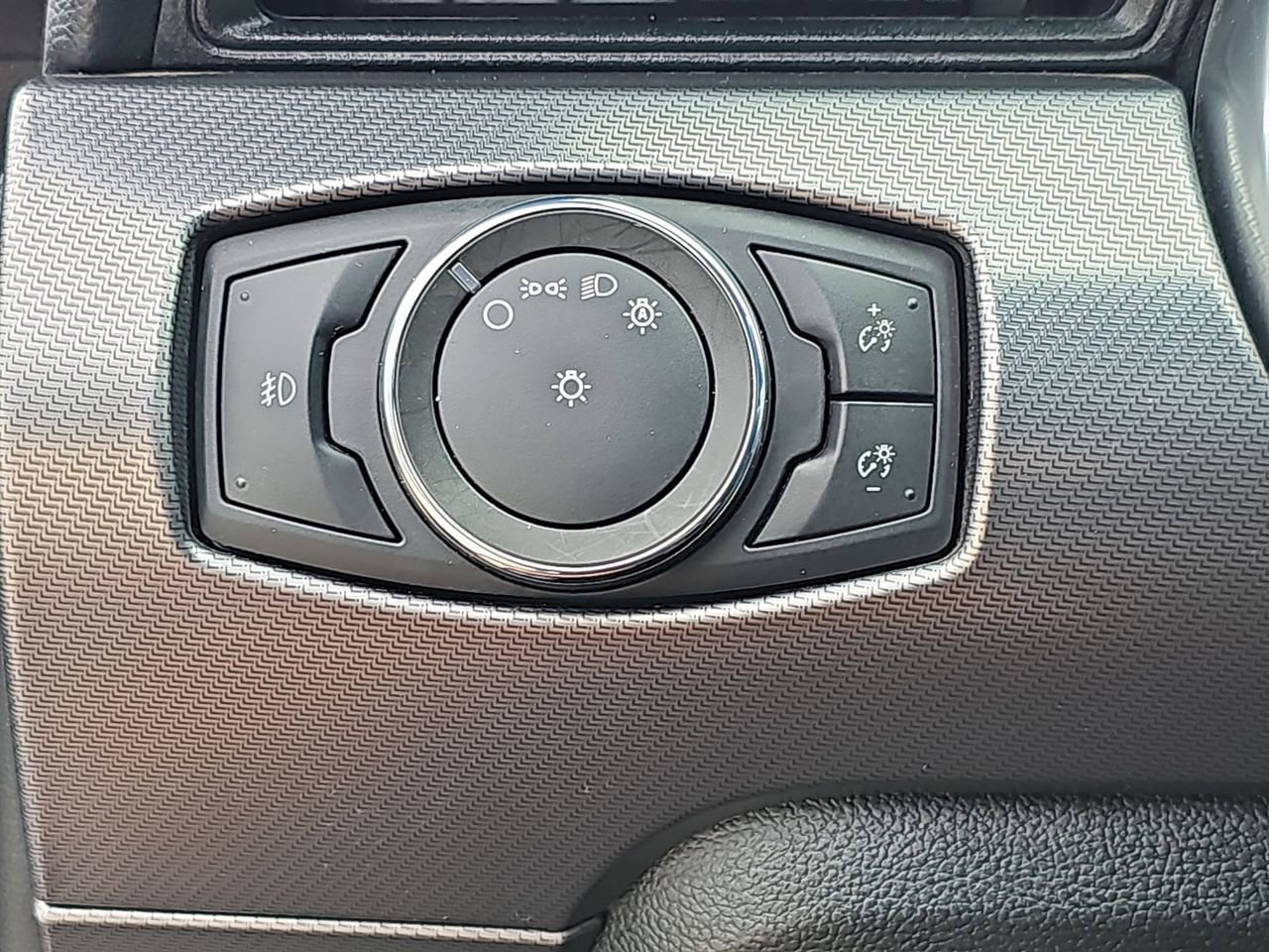 Used 2018 Ford Mustang Premium w/ Equipment Group 201A RWD image 29