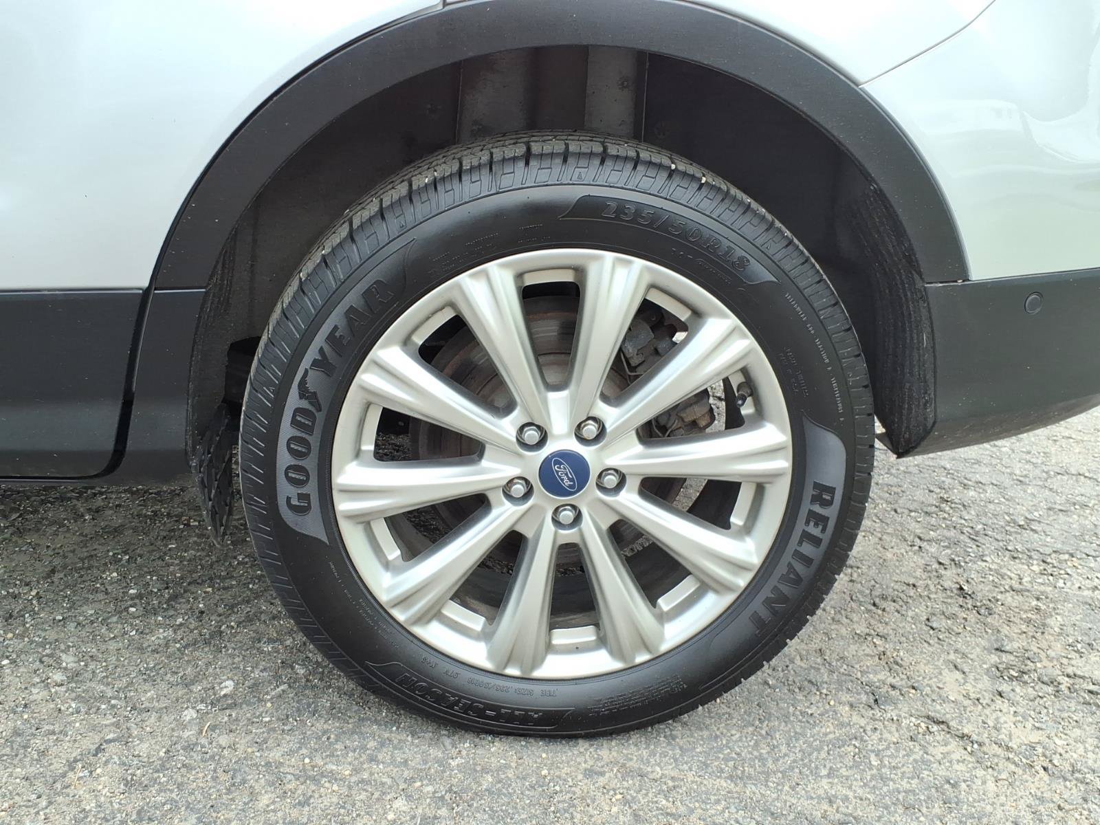 Used 2018 Ford Escape Titanium AWD/4WD image 4