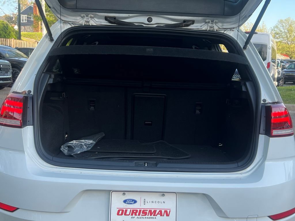 Used 2020 Volkswagen GTI SE image 17