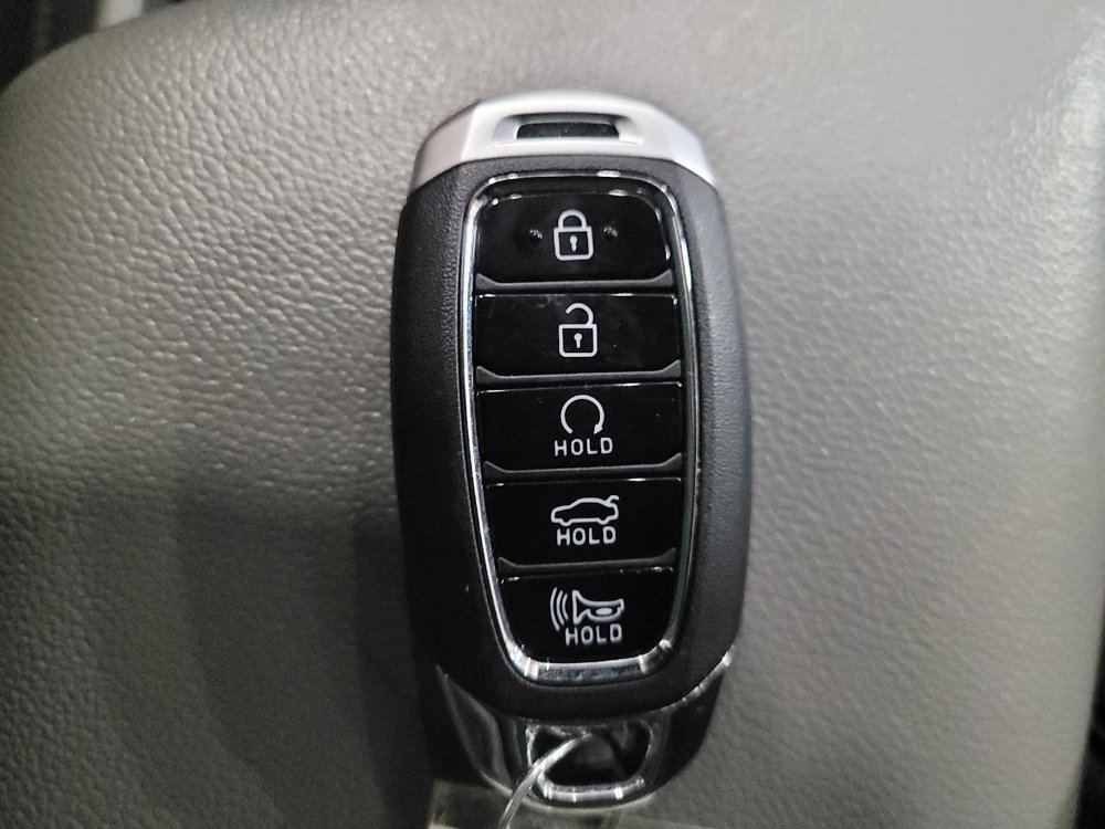 Used 2022 Hyundai Elantra SEL FWD image 32