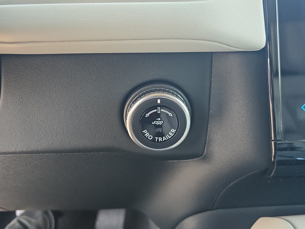 New 2026 Lincoln Navigator L Premier AWD/4WD image 20