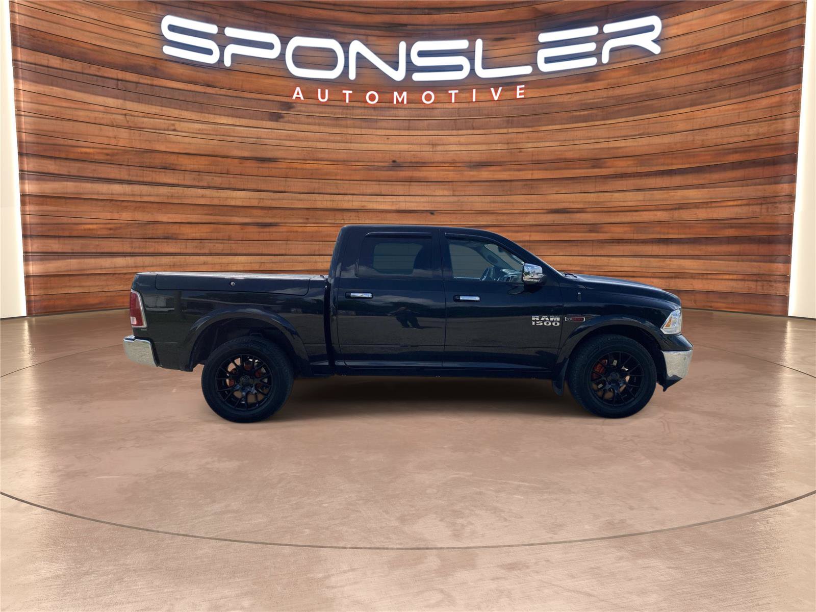 Used 2017 RAM 1500 Laramie w/ Convenience Group AWD/4WD image 7