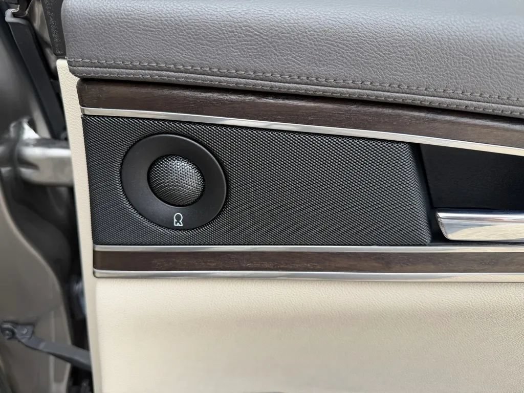 Used 2016 Lincoln MKX Select w/ Select Plus Package FWD image 31