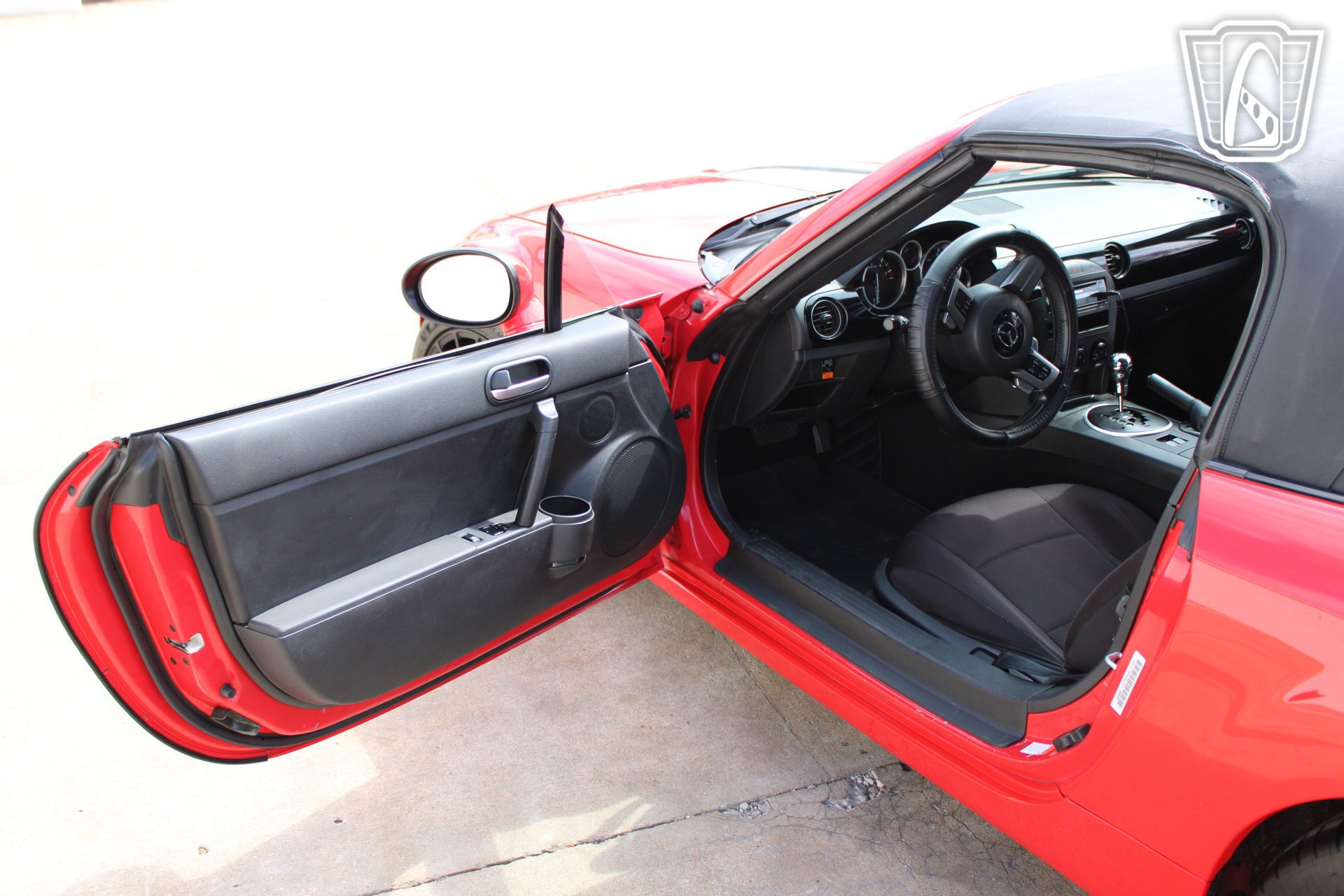 Used 2006 MAZDA MX-5 Miata Sport RWD image 10