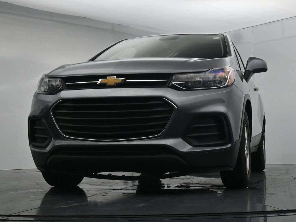 Used 2020 Chevrolet Trax LS FWD image 19