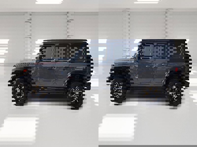 Used 2018 Jeep Wrangler Unlimited Rubicon w/ Cold Weather Group image 2