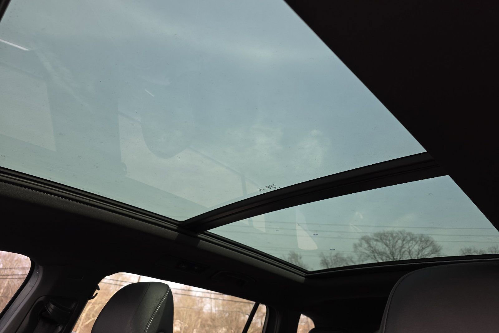 Used 2023 Volkswagen Tiguan SE R-Line image 16