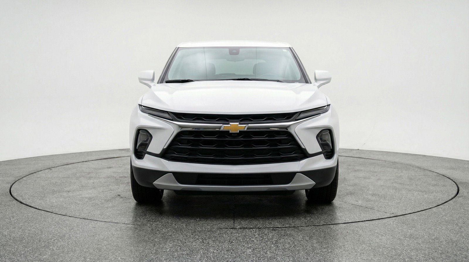 Used 2025 Chevrolet Blazer LT image 2