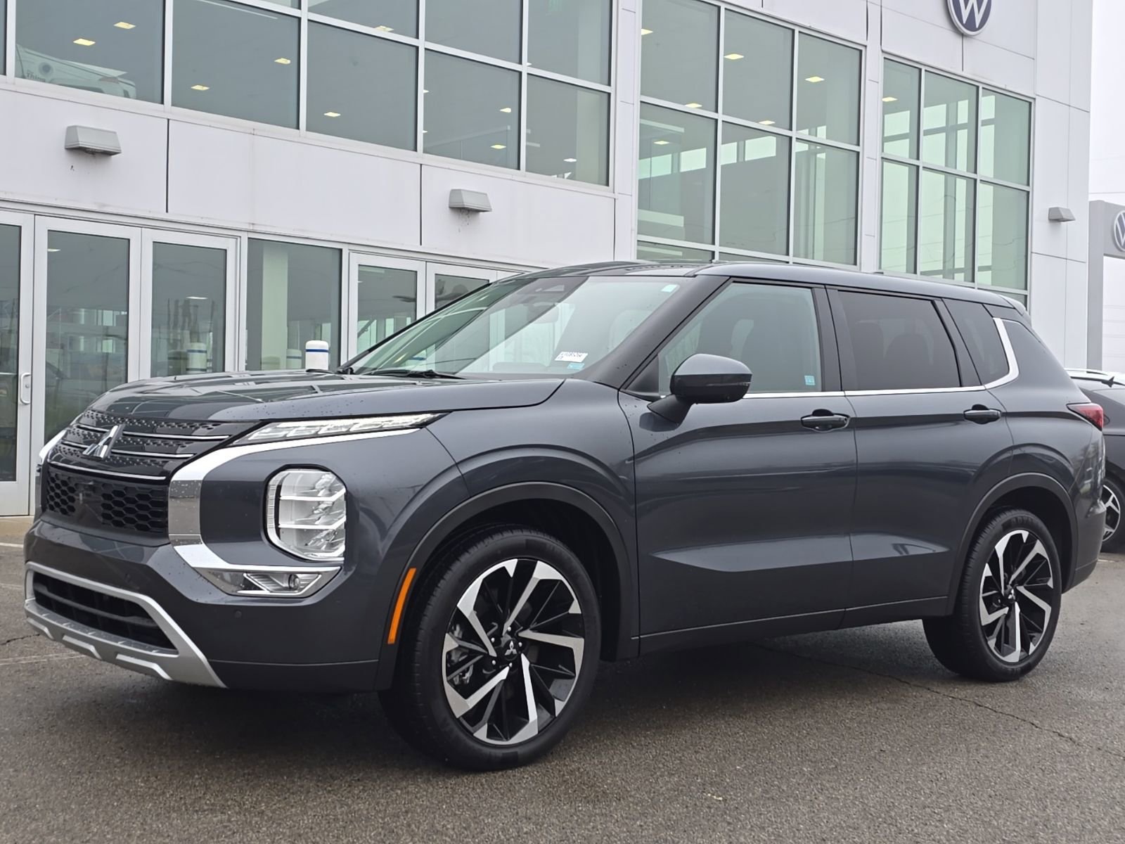 Used 2024 Mitsubishi Outlander SE image 6